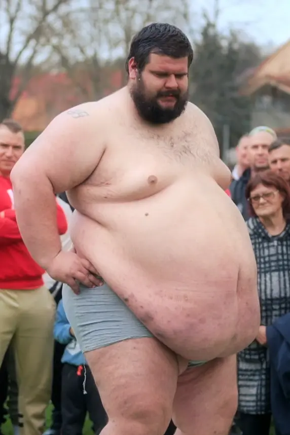 Jak se dostal na takovou váhu? Tomáš z Extrémních proměn váží neuvěřitelných 265 kilo, musí spát dokonce vsedě! - fotka 1/1