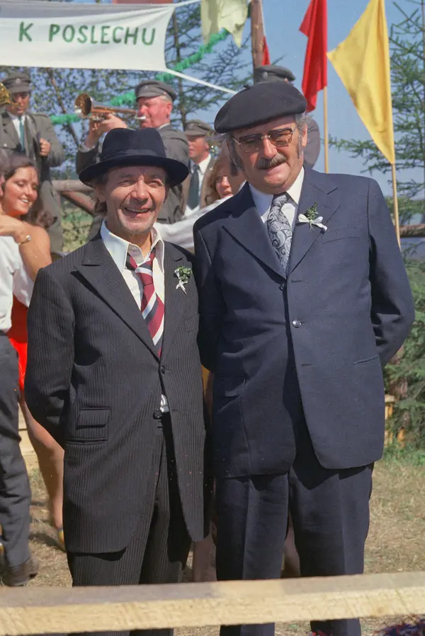 KVÍZ: 50 let Chalupářů. Vzpomenete si, kdo sbalil „Bohdalku“ a který herec si zahrál dvojroli? - fotka 1/1