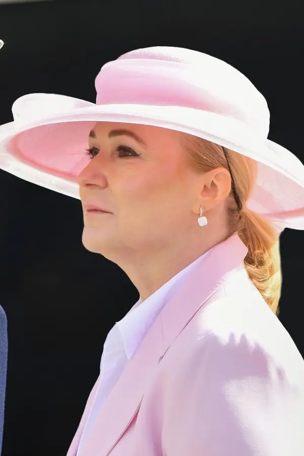 Jana Černochová se zhlédla ve stylu všemi milované princezny Kate: Ministryně má co dohánět - fotka 1/1