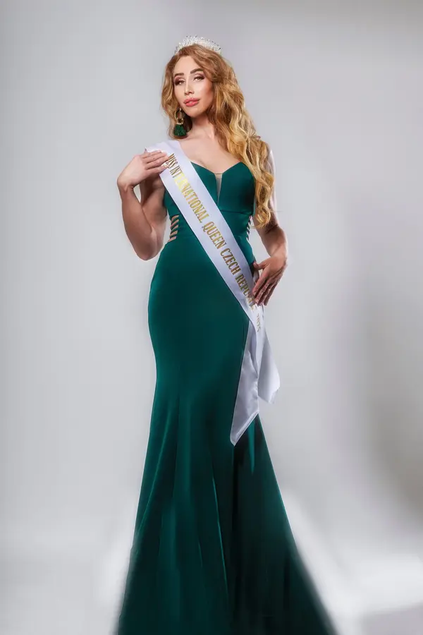 To je ona! První česká transgender žena, která bude naši zemi reprezentovat na prestižní soutěži krásy v Thajsku  - fotka 1/1