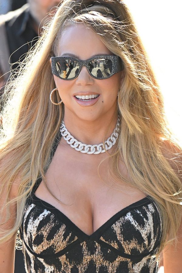 Mariah Carey vydává po sedmi letech album. Do televize nakráčela ve zvířecích šatech a podle fanoušků vypadala na třicet - fotka 1/1