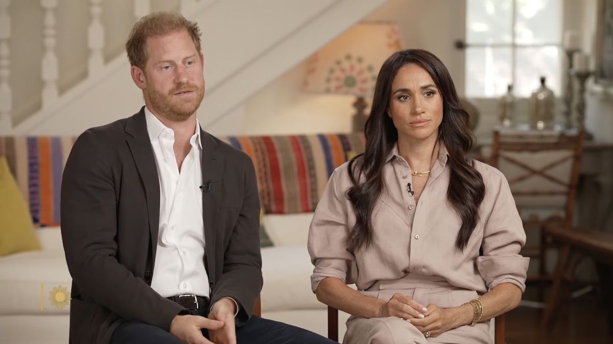 Krize u prince Harryho s Meghan prý nabírá na obrátkách: Zbavují se už i služebnictva!