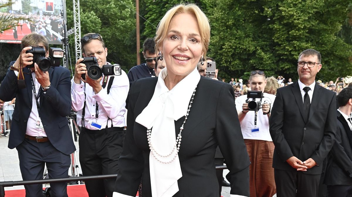 Dagmar Havlová nasadila těžký kalibr. V kraťáskách předvedla dokonalé nohy, reakce na sebe nenechaly čekat