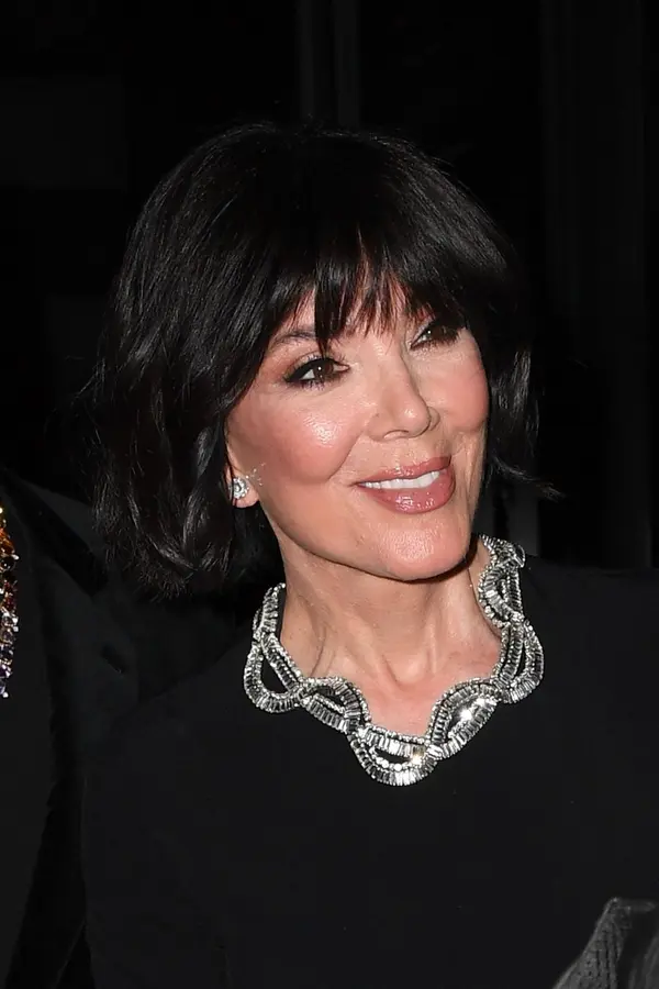Facelift za dva miliony, nový účes i postava: Máma Kardashianek se vzepřela času! Nemilosrdný detail ale realitu odhalil - fotka 1/1