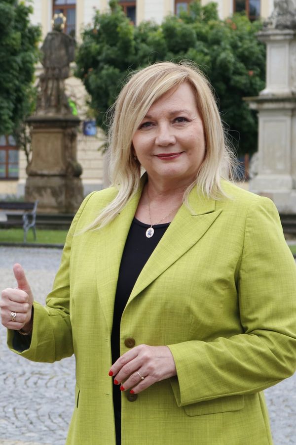 Alena Schillerová to za mši na Velehradě schytala nejen od ministra pro vědu a výzkum: Vyčetli jí spoustu věcí - fotka 1/1