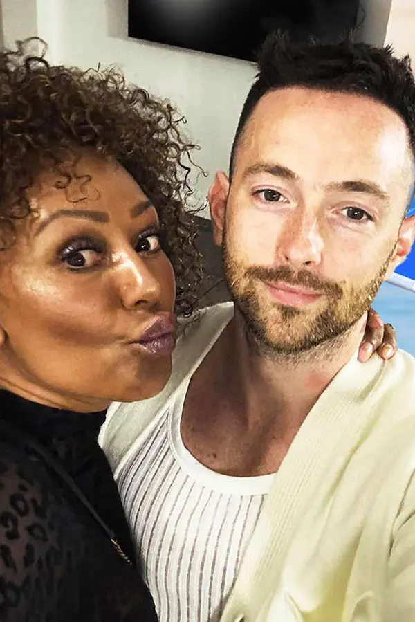 Mel B si o víkendu vezme svého o 12 let mladšího kadeřníka: Victoria ani Geri nepřijdou! - fotka 1/1