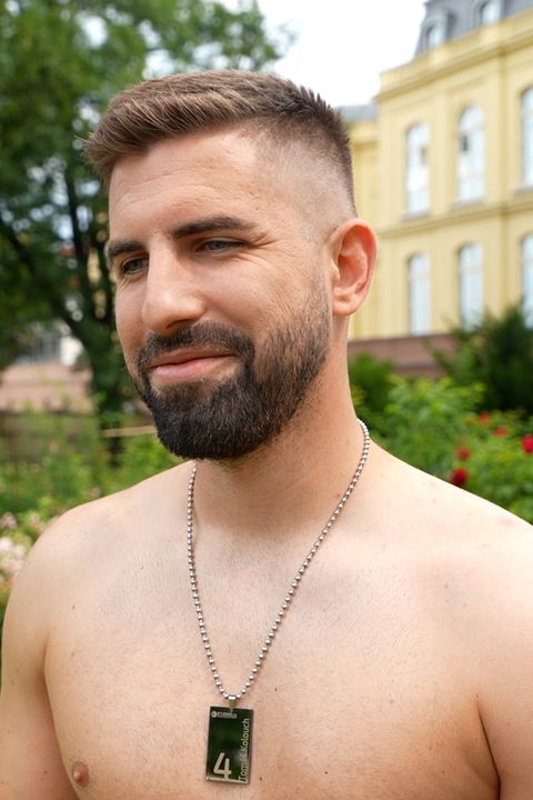 Vousatý sympaťák se smál přítelkyni, že se hlásila do Miss: Za trest ho přihlásila do Muže roku a dostal se do finále