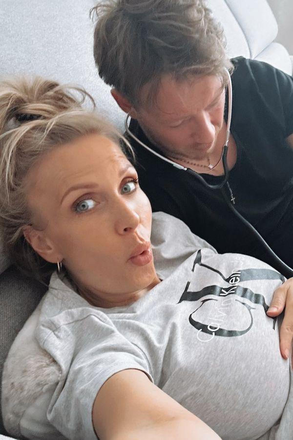 Míša Ochotská ukázala bříško v 5. měsíci těhotenství. Už kope. První slova o odhalení pohlaví i o jménech - fotka 1/1