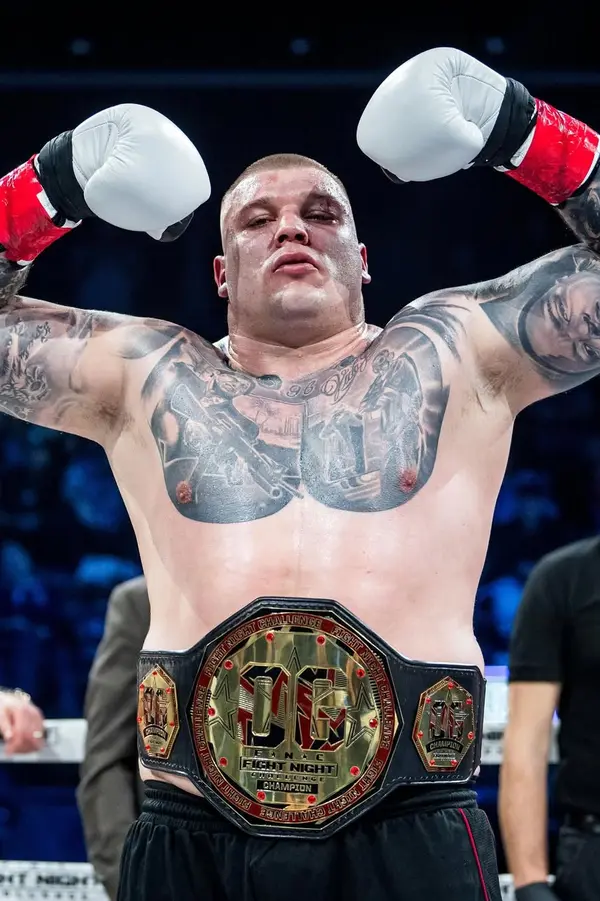 Boxer Lukáš Fajk míří za mříže: Před nástupem do výkonu trestu se rozloučil s fanoušky a vyjádřil se k hromadné rvačce  - fotka 1/1