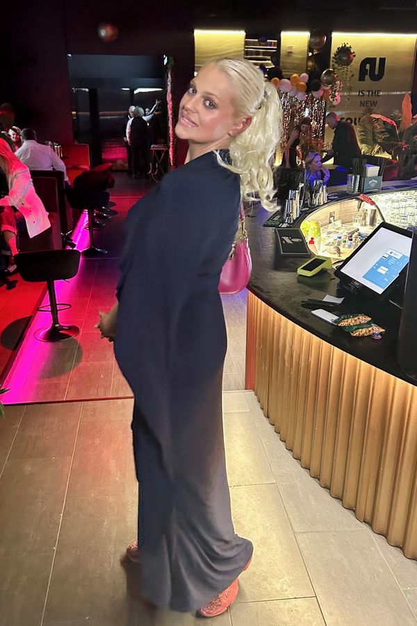 Na hory zamířila po Ornelle i její sestra Charlotte: Dechberoucí výhledy! Ale na jiné vrcholky, než si myslíte - fotka 1/1