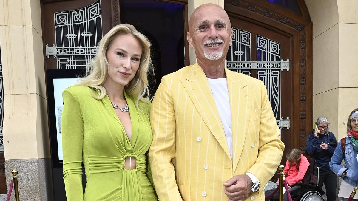 Z chotě miliardáře je na Tenerife bydlenka: Odložila róby a střevíce, tropické ovoce sklízí v mikině a legínách nejvíce