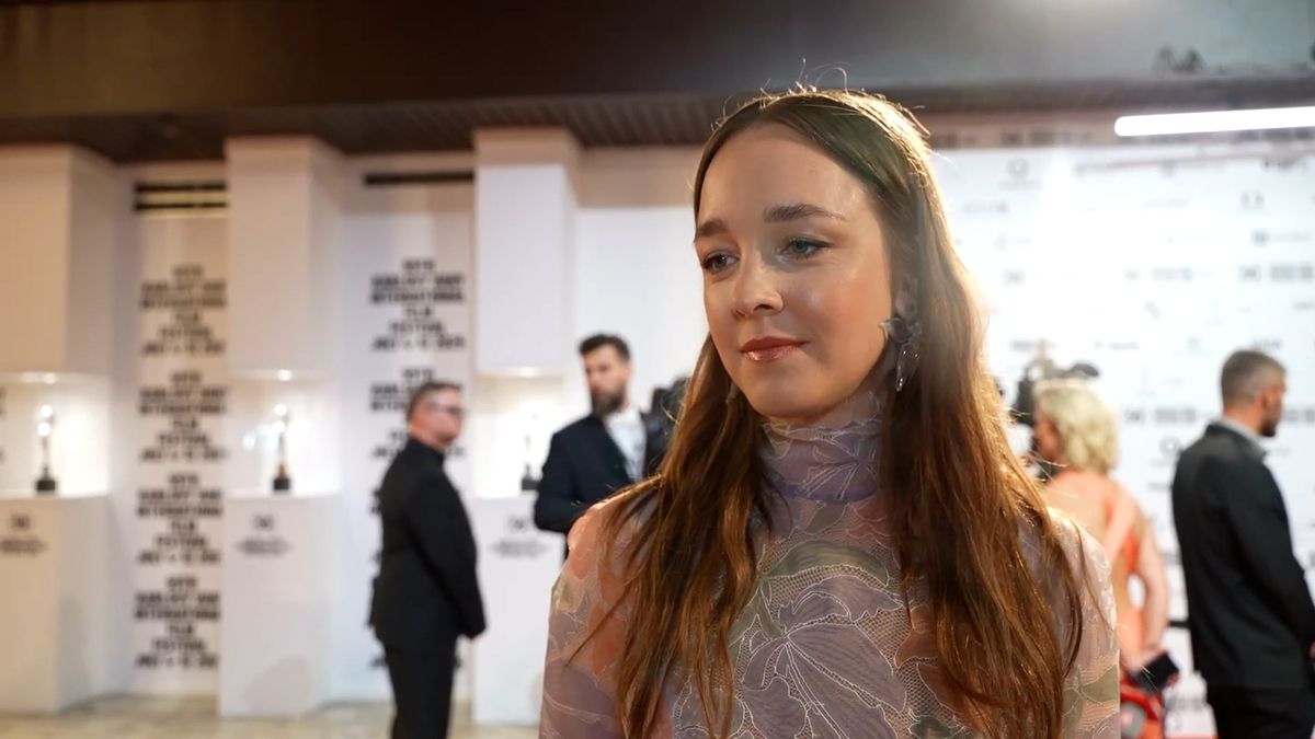 Vary šeredně odmarodila: Denisa Barešová kvůli střevním potížím ležela v hotelu, zato jí perfektně seděly upnuté šaty