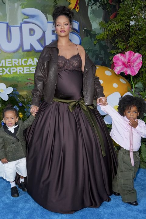 Těhotná Rihanna vzala úplně poprvé oba své chlapečky do společnosti. Jsou vážně boží!