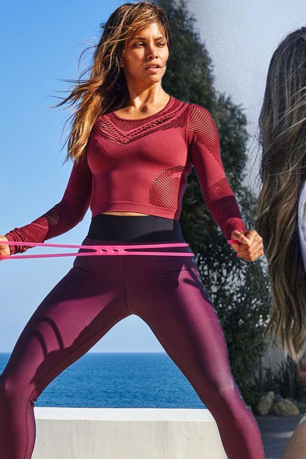 Halle Berry dostává fanoušky do varu i skoro v šedesáti! V plavkách předvedla nohy, jaké nemá leckterá fitneska! - fotka 1/1