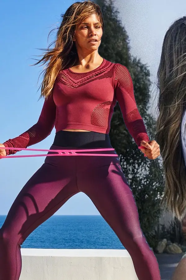 Halle Berry dostává fanoušky do varu i skoro v šedesáti! V plavkách předvedla nohy, jaké nemá leckterá fitneska! - fotka 1/1