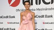 Na takovou mini to chce odvahu a dokonalé nohy: Švantnerová na party ve Varech vynesla nejkratší šaty večera