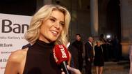 Nikdy neměla takhle vysoký rozparek! Iveta Lutovská překvapila ve Varech pořádně odvážným modelem