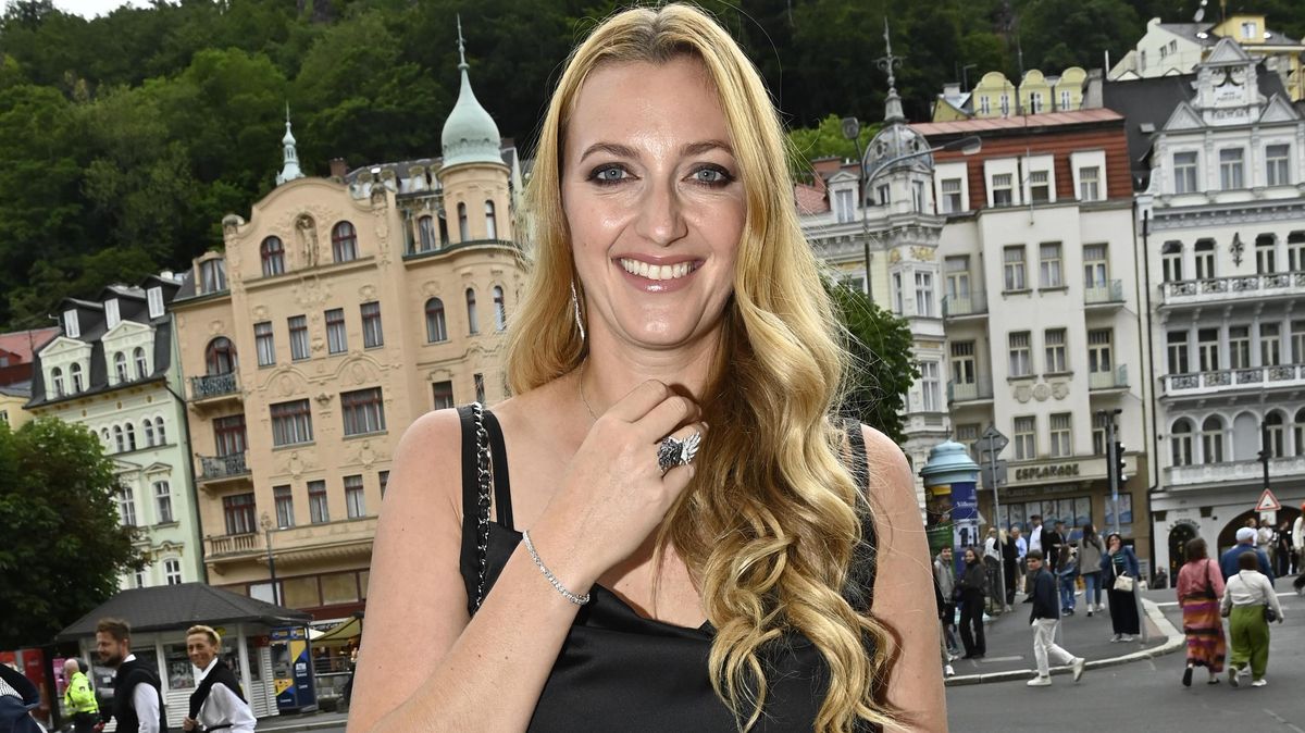 Petra Kvitová se pochlubila krásnou rodinkou. Před porodem ukázala své těhotenské bříško