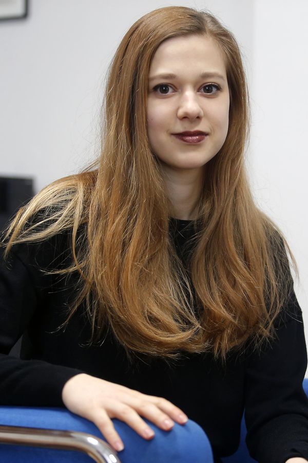 Polyamorní herečka pod palbou hejtů poté, co odhalila vášeň ve svazování: Magorka, měla bys vyměnit prášky, uráží ji - fotka 1/1