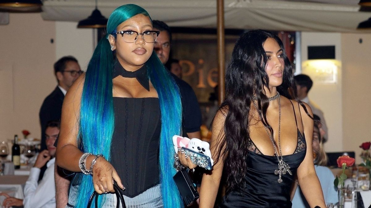 Je jí 12 a má korzet?! Fanoušci bijí na poplach, když vidí dceru Kim Kardashian. Vzor v oblékání má zřejmě v matce