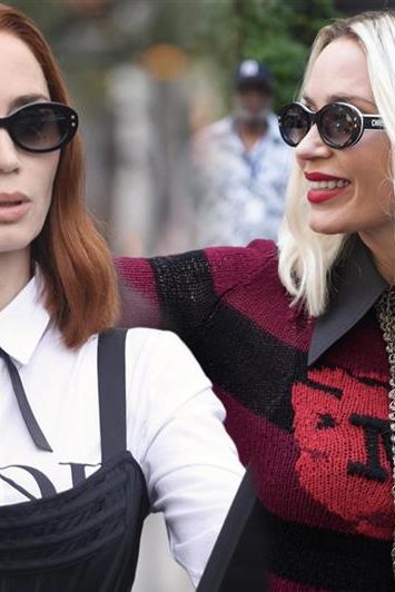 Z ohnivé krásky ledovou blondýnou: Oslnivá Emily Blunt střídá během natáčení barvy jako na běžícím páse. Která jí sedne víc? - fotka 1/1