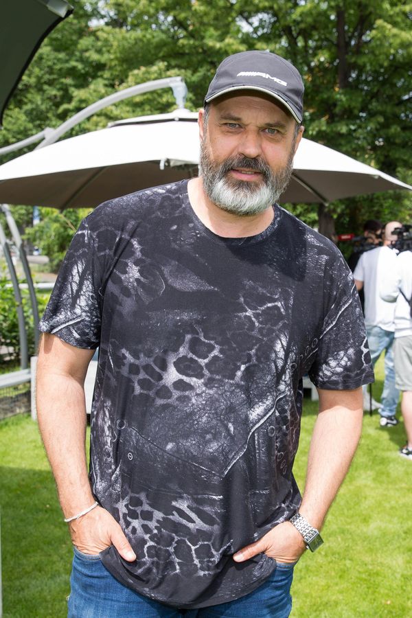 KVÍZ: Petr Rychlý oslavil 60! Víte, jak dlouho už je Čestmírem Mázlem? - fotka 1/1