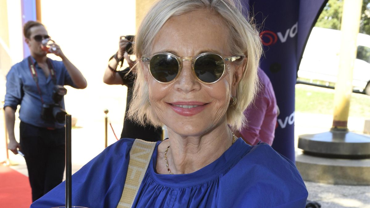 Pořádně šmrncovní babička a nejen v seriálu: Nestárnoucí Jana Švandová svoje modely nakupuje hlavně ve slevě