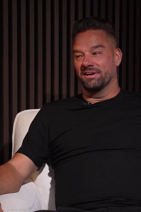 To tu ještě nebylo. Švancara přitvrdil a pořádně to nandal Decastelo. Ta poté ukončila natáčení! 