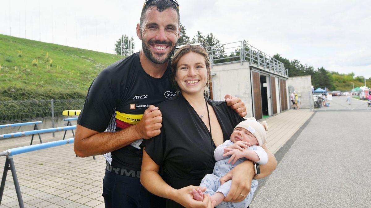 Roztomilost sama: Zlatý olympionik Dostál a jeho snoubenka se pochlubili rozkošným synem