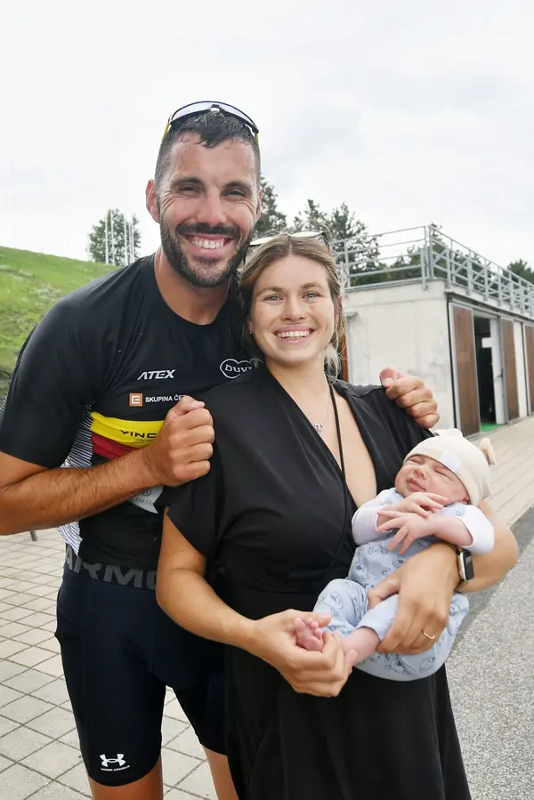 Roztomilost sama: Zlatý olympionik Dostál a jeho snoubenka se pochlubili rozkošným synem - fotka 1/1