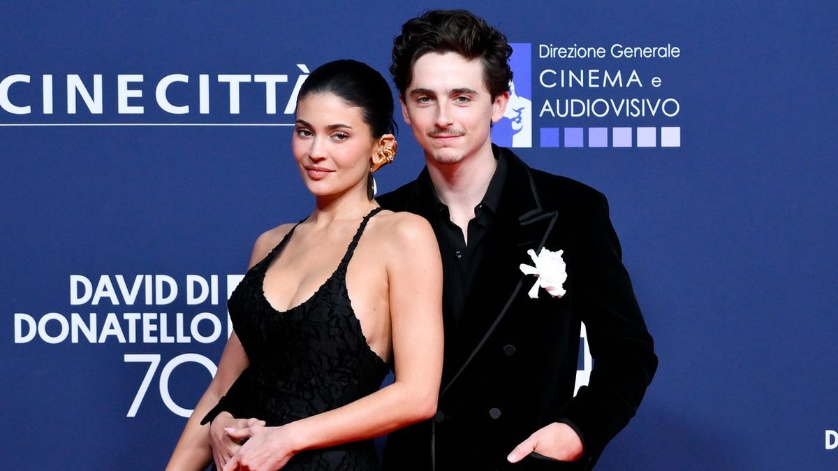 Upřímnou soustrast rodině Chalametových. Partnerka herce Kylie Jenner to pořádně schytala za své video