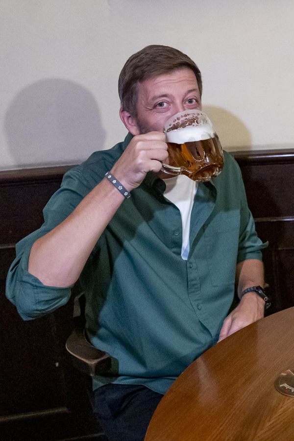 Společné pivo zhořklo: Rakušan chce být premiérem, Fiala mluví o okopávání kotníků. Pak to šéf Starostů úplně zabil - fotka 1/1