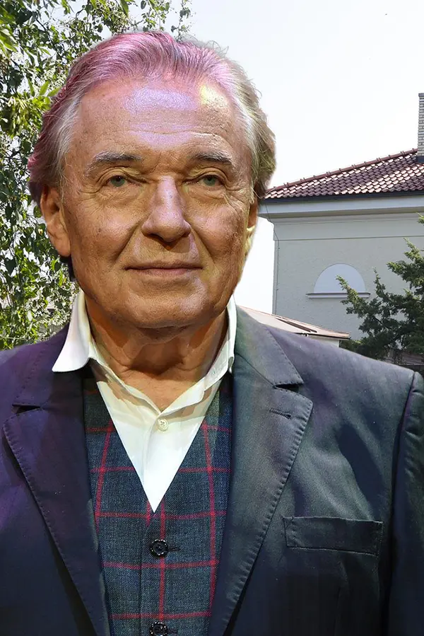 Smutný pohled na opuštěnou Bertramku. Všechny práce stojí. Fanoušci Gotta tam ale stále proudí. Včetně polské hvězdy - fotka 1/1