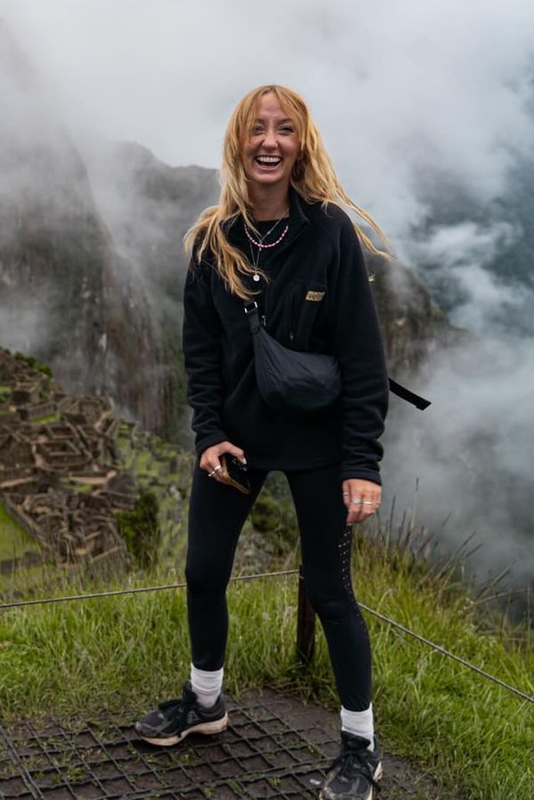 Před 15 lety vyrazila na dovolenou a už se nikdy nevrátila: Díky internetovým trollům bohatnu, směje se influencerka - fotka 1/1