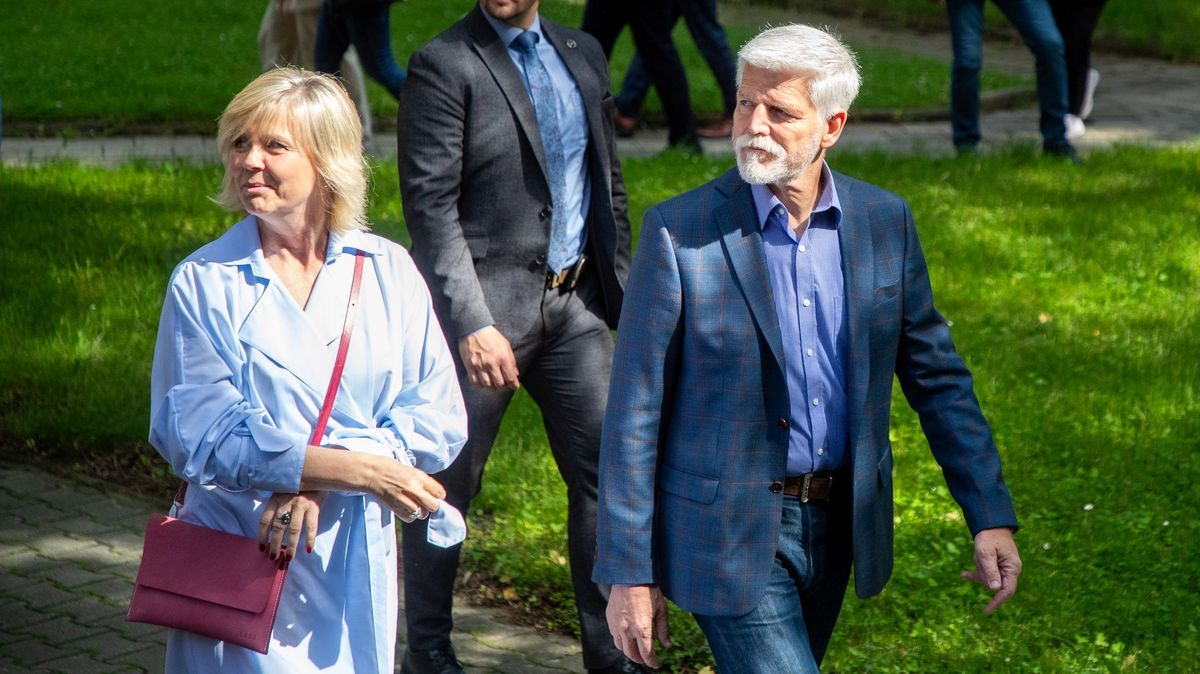 Eva a Petr Pavlovi vysadili památnou lípu: Sladili se na jedničku, k rýči a hlíně by ale fanoušci ocenili jiný model