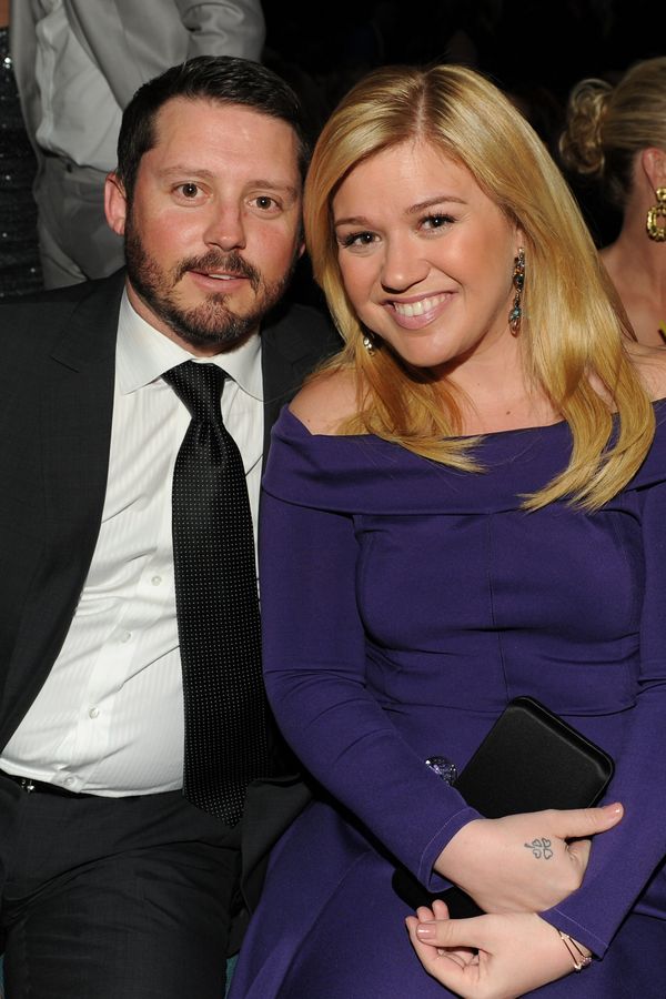 Kelly Clarkson se omlouvala za zrušení koncertů. O pár hodin později zemřel otec (†48) jejích dětí - fotka 1/1