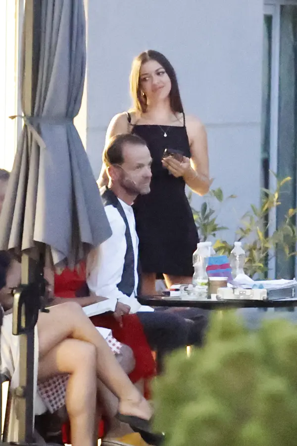 Něžné doteky a láskyplný pohled: Máme první foto Jitky Boho a Lukáše Langmajera - fotka 1/1