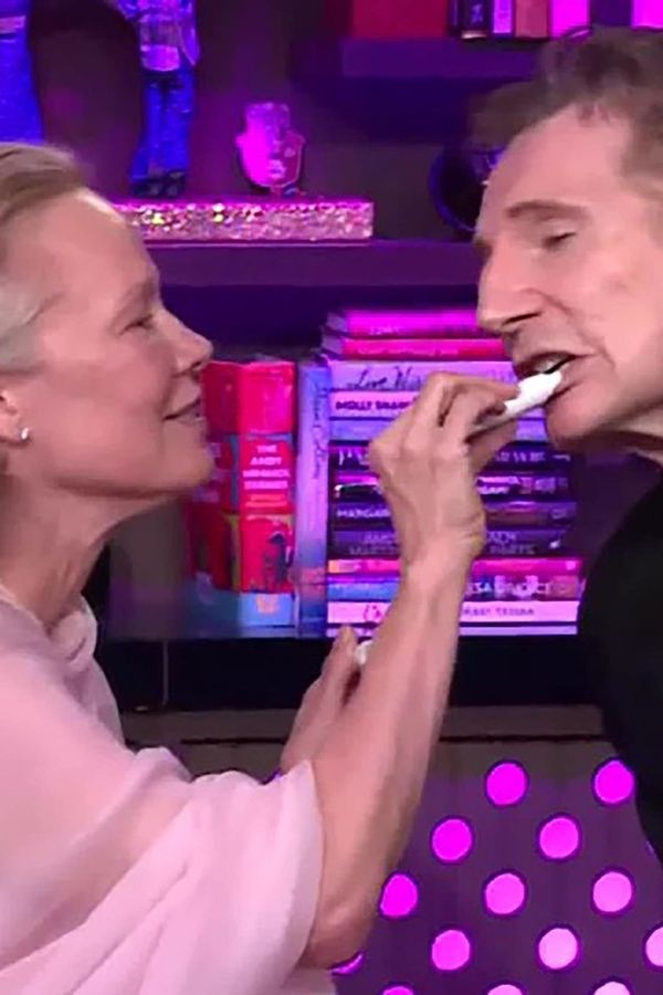Tady už jde do tuhého: Projevy lásky Pamely Anderson a Liama přímo ve studiu. Z jejich románku šílí půlka Hollywoodu - fotka 1/1