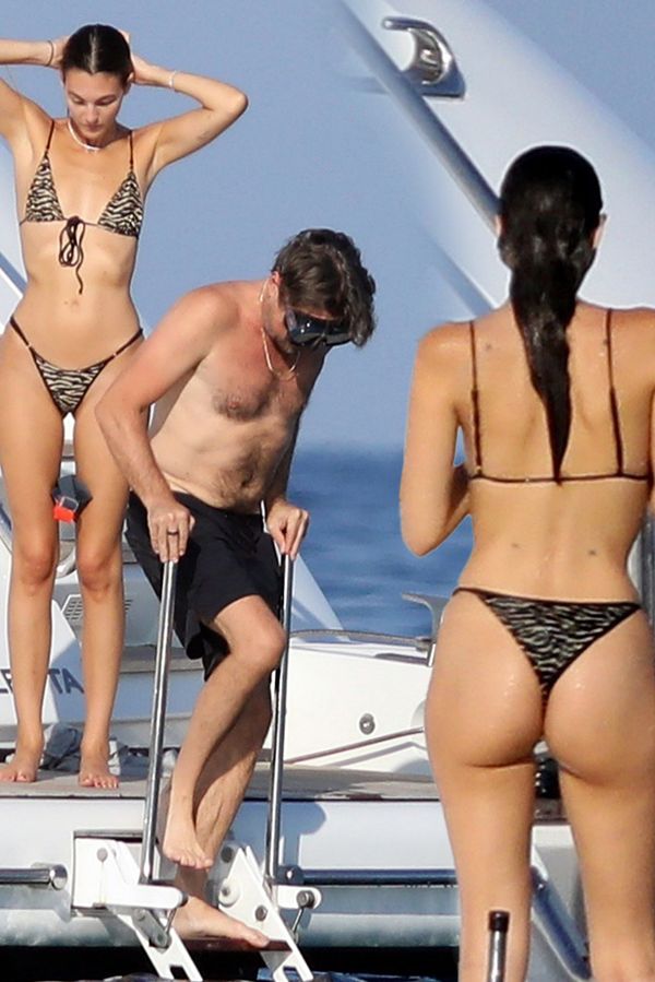 Leo v plavkách, Ceretti v bikinách: DiCaprio se nemohl vynadívat na sexy zadeček své o 23 let mladší italské krásky - fotka 1/1