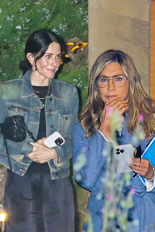 Jennifer Aniston představila svou lásku nejlepší kamarádce Courteney Cox a jejímu příteli. Jak se tvářili po dvojitém rande? - fotka 1/1