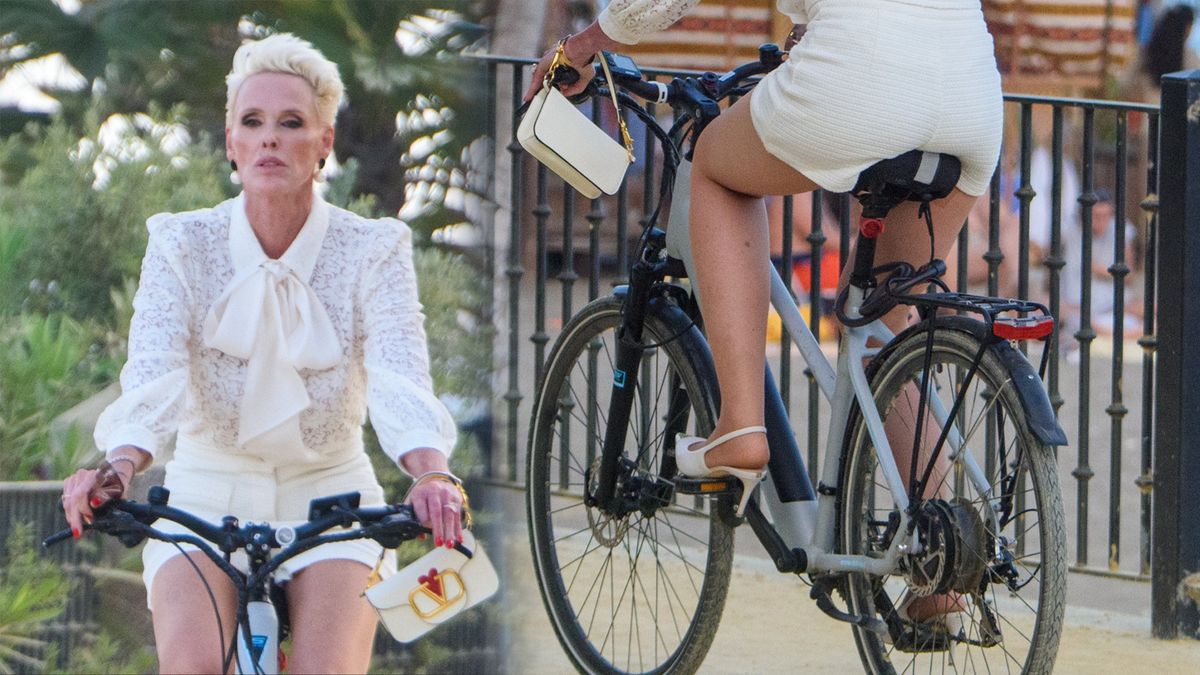 Na Rudou Sonju na kole všichni jen zírali: Brigitte Nielsen (62) na jehlách brázdila Marbellu v kratičkých šortkách