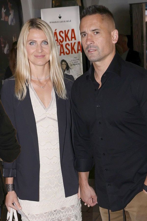Iva Pazderková s přítelem, Lucie Bílá se svými kluky a Šafářová s Plekancem. Kdo další vyrazil na premiéru? - fotka 1/1