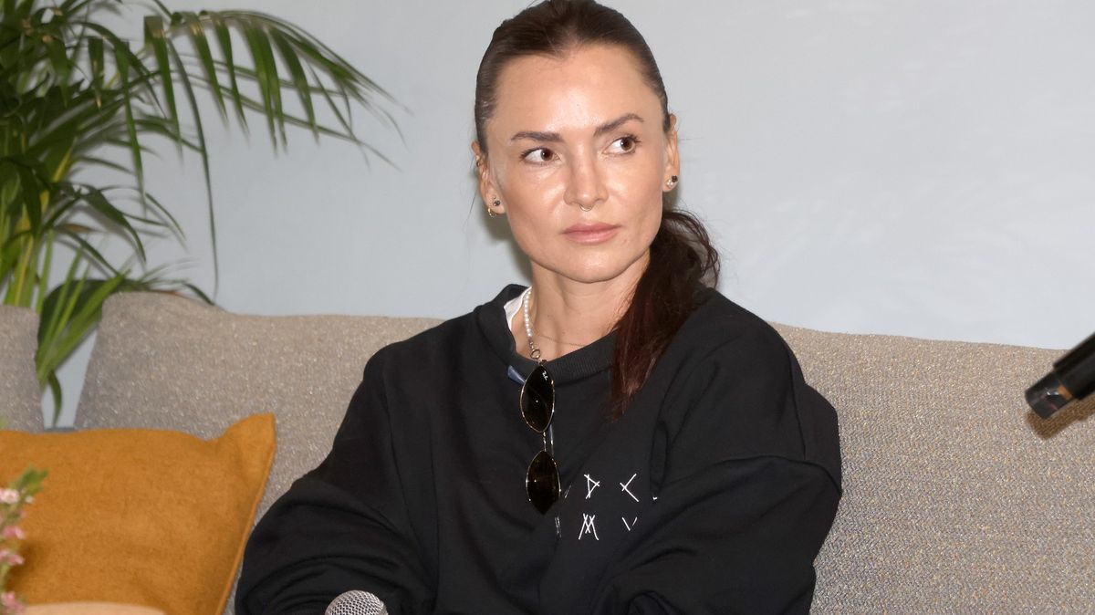 Úzkost Radky Třeštíkové: Velmi ji znepokojují předvolební průzkumy. Stres vyřešila po svém a ukázala zadeček v bikinách