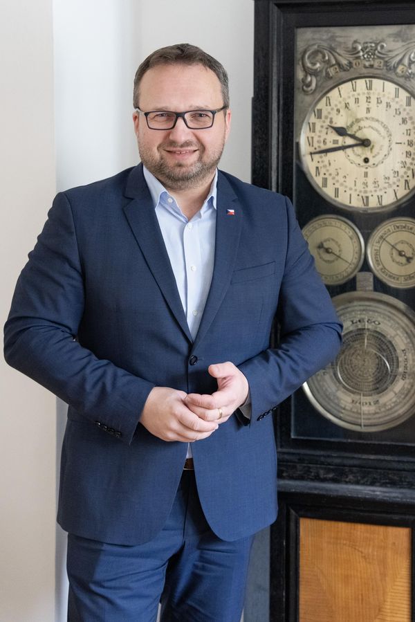 Marian Jurečka a jeho králík na smetaně rozdělil fanoušky: Řešila se nezvyklá barva i konzistence - fotka 1/1