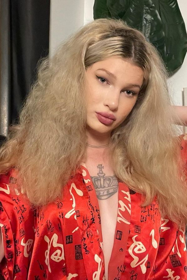 Influencerka si plastikami zničila obličej. Ženáči jí teď ale platí tisíce, jen aby s nimi promluvila - fotka 1/1