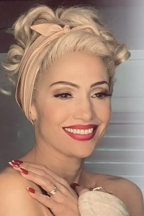 Jennifer Lopez zamotala fanouškům hlavu novou fotkou. Není to spíš Gwen Stefani? ptají se - fotka 1/1