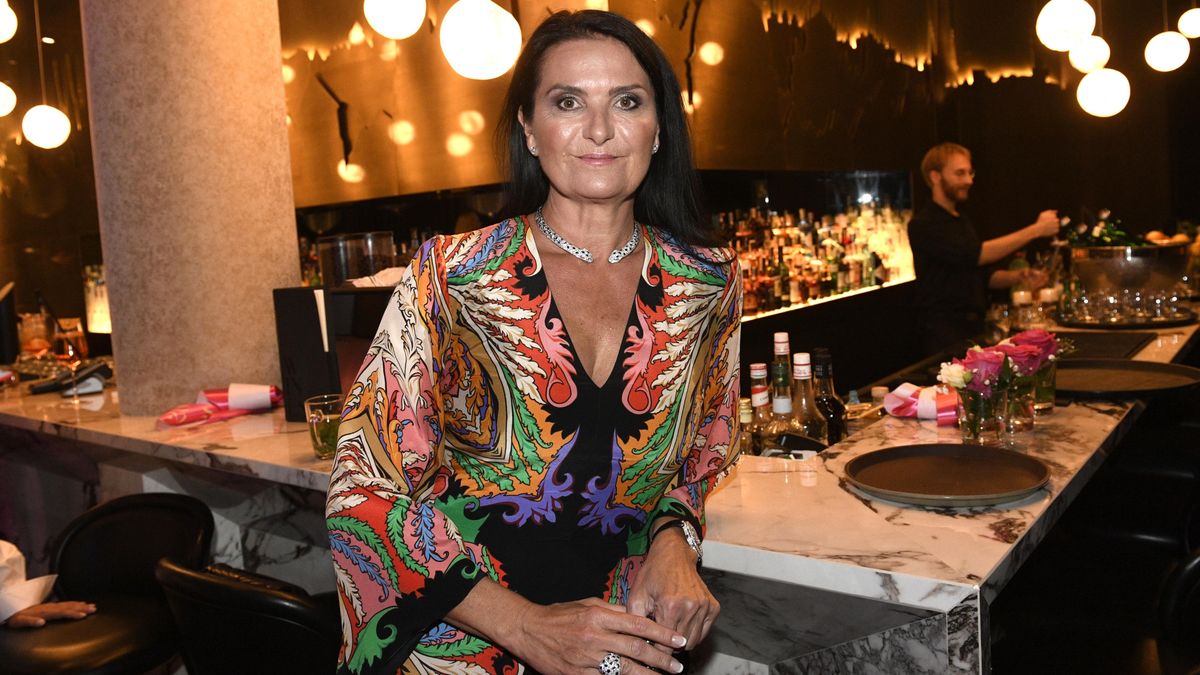 Luxus za 6 milionů! Manželka miliardáře Bakaly a bývalá šéfka Miss se blýskla náhrdelníkem a prstenem za majlant