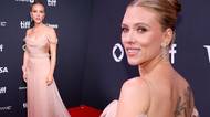 Scarlett Johansson vypadala na premiéře jako princezna. Pak se otočila zády a kouzlo bylo fuč