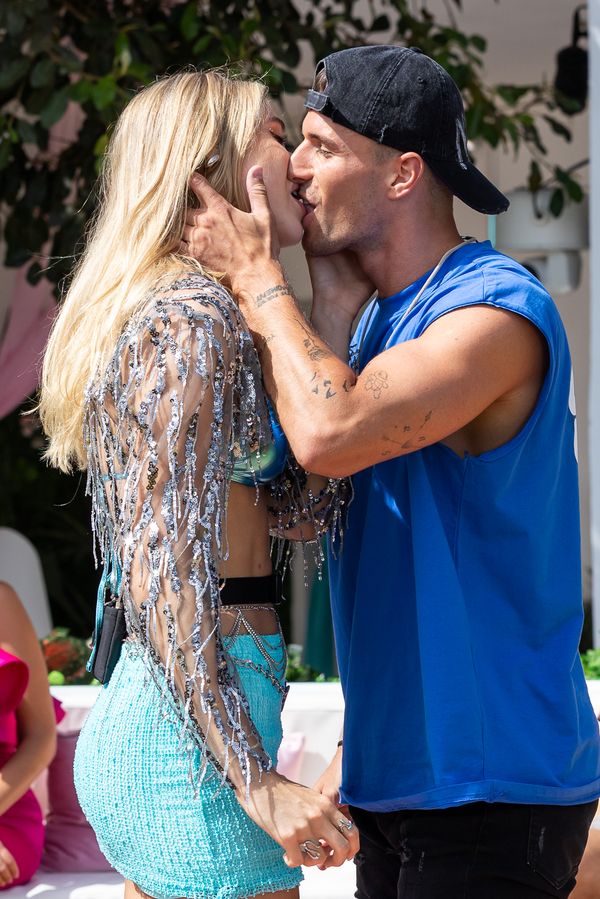 Takový úvod nikdo nečekal: Úvodní díl Love Islandu přinesl vášnivé líbačky i první vyhazov. Letos o drama nebude nouze - fotka 1/1