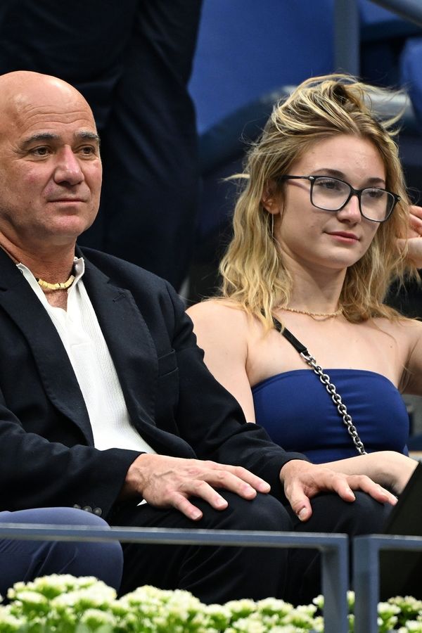 Dcera tenisových legend Andre Agassiho a Steffi Graf se konečně ukázala na veřejnosti: Mrkněte, jak vypadá - fotka 1/1